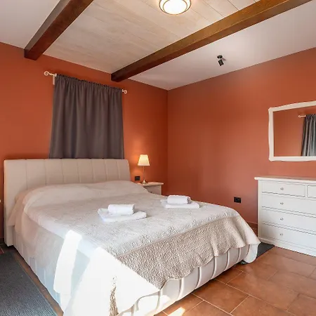 Semesterbostad Idyllische Mit Panorama Meerblick, Privatpool, Babybett, Aussendusche, Umgeben Von Oleander Und Oliven *