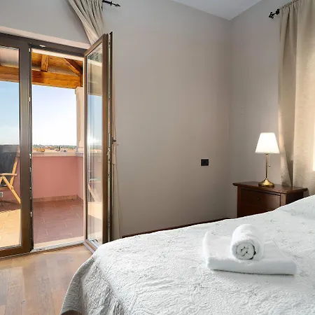 Semesterbostad Idyllische Mit Panorama Meerblick, Privatpool, Babybett, Aussendusche, Umgeben Von Oleander Und Oliven