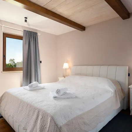 Idyllische Mit Panorama Meerblick, Privatpool, Babybett, Aussendusche, Umgeben Von Oleander Und Oliven Semesterbostad Poreč