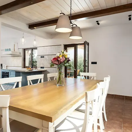 Idyllische Mit Panorama Meerblick, Privatpool, Babybett, Aussendusche, Umgeben Von Oleander Und Oliven