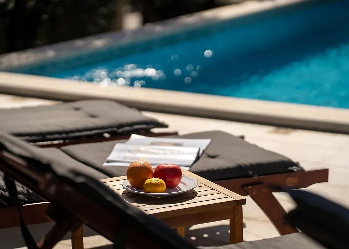 Idyllische Mit Panorama Meerblick, Privatpool, Babybett, Aussendusche, Umgeben Von Oleander Und Oliven Dom wakacyjny *