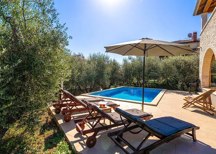 Idyllische Mit Panorama Meerblick, Privatpool, Babybett, Aussendusche, Umgeben Von Oleander Und Oliven