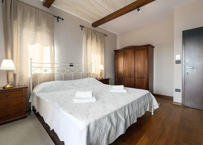 Idyllische Mit Panorama Meerblick, Privatpool, Babybett, Aussendusche, Umgeben Von Oleander Und Oliven Feriehus