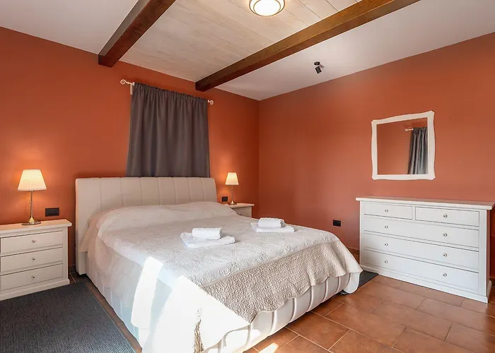 Dom wakacyjny Idyllische Mit Panorama Meerblick, Privatpool, Babybett, Aussendusche, Umgeben Von Oleander Und Oliven *