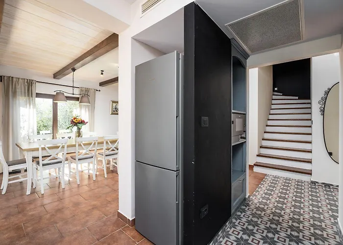 Idyllische Mit Panorama Meerblick, Privatpool, Babybett, Aussendusche, Umgeben Von Oleander Und Oliven