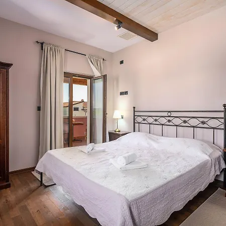 Dom wakacyjny Idyllische Mit Panorama Meerblick, Privatpool, Babybett, Aussendusche, Umgeben Von Oleander Und Oliven