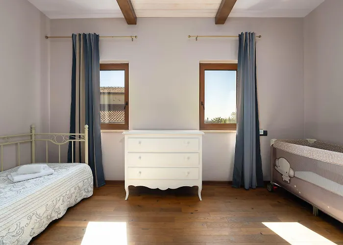 Дом отдыха Idyllische Mit Panorama Meerblick, Privatpool, Babybett, Aussendusche, Umgeben Von Oleander Und Oliven *