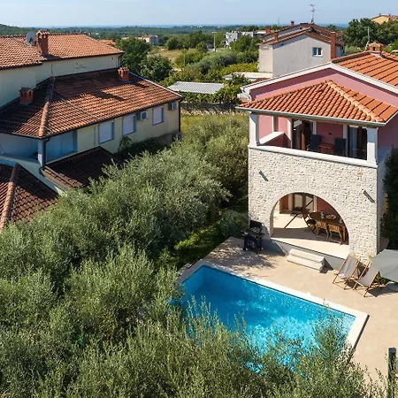 Idyllische Mit Panorama Meerblick, Privatpool, Babybett, Aussendusche, Umgeben Von Oleander Und Oliven * 포레치