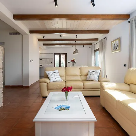 Idyllische Mit Panorama Meerblick, Privatpool, Babybett, Aussendusche, Umgeben Von Oleander Und Oliven 펜션